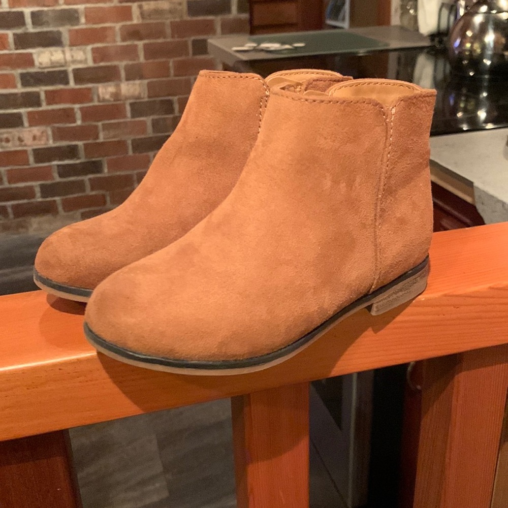 Cat & Jack girls faux suede booties toddler size 9